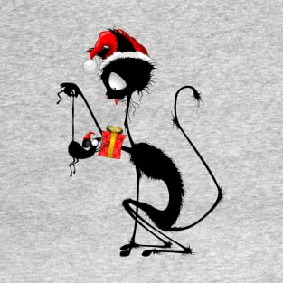 Cat Funny Christmas Santa holding a little Mouse with Gift T-Shirt